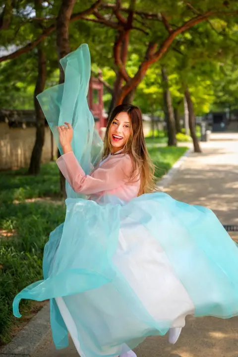 Daehan Hanbok (대한한복)